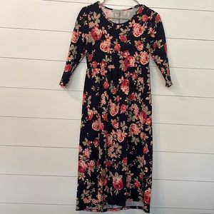 Women’s dress. Size small. DownEast. Blue with pink floral. Mid length.